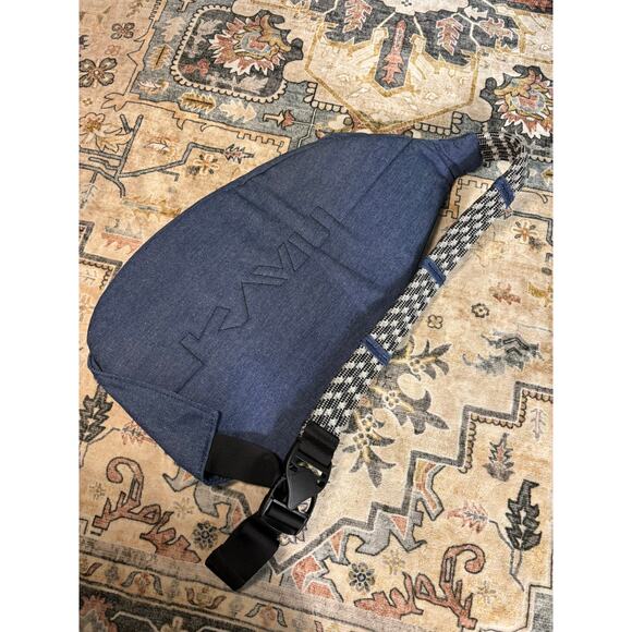 Kavu Sling Bag Comfort Backpack Outdoor Hiking Braided Strap Pineapples - Picture 5 of 13